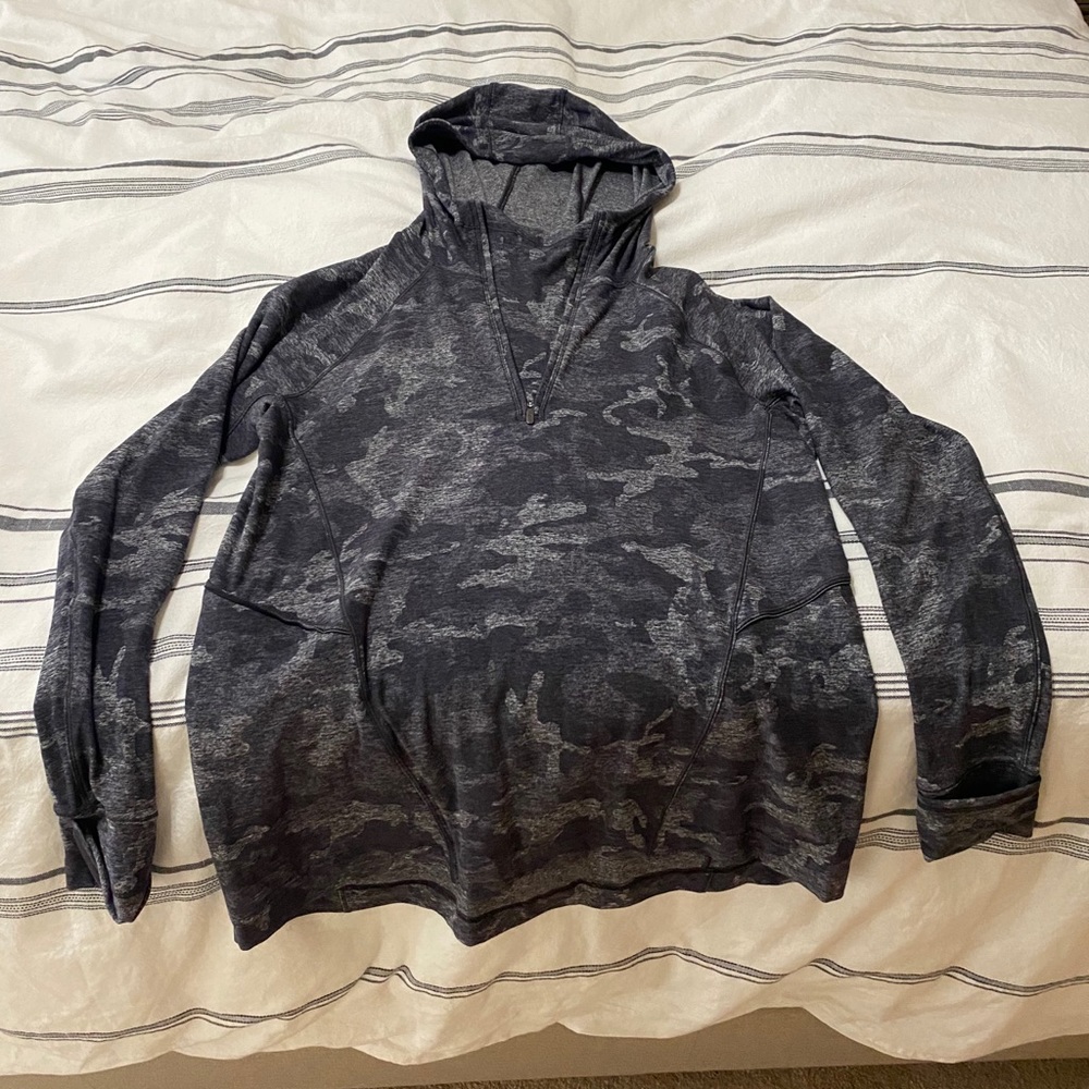 Black camo lululemon pullover